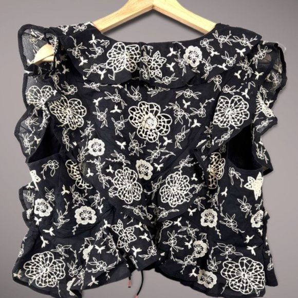 Stunning Anthropologie Ruffled Embroidered Button Up Sleeveless Crop Top Black M - Picture 10 of 11